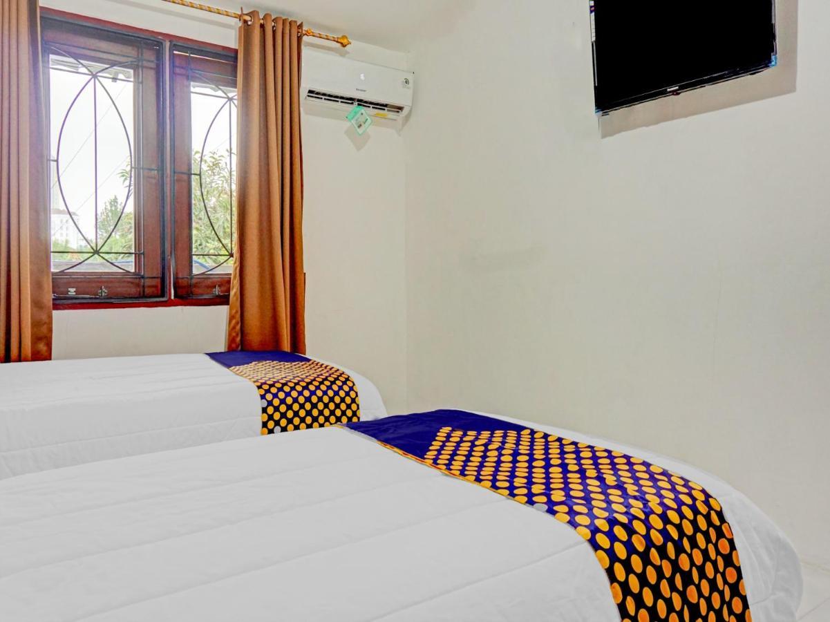 Spot On 90295 Simprug Residence Jakarta Exterior foto